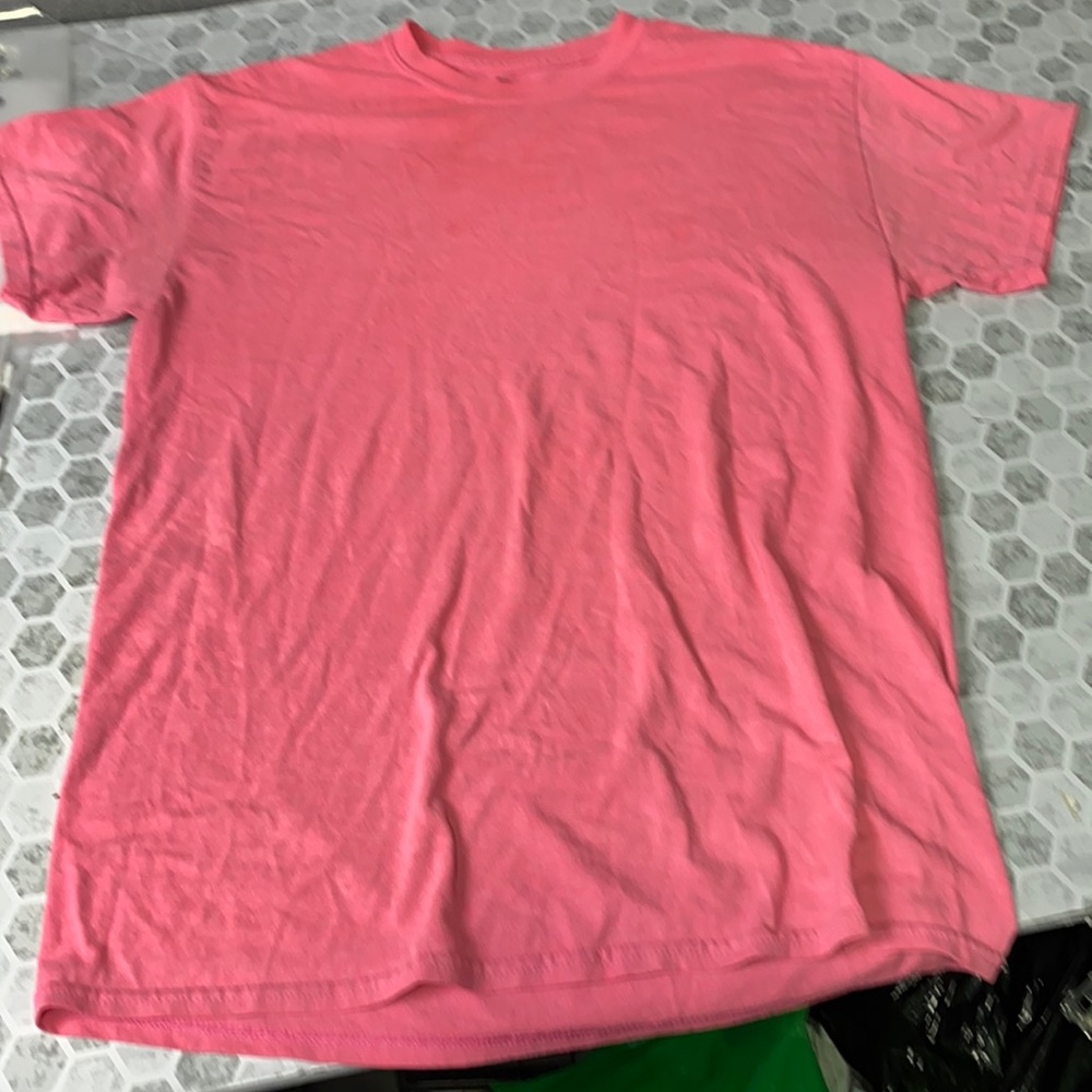 Gildan Medium Short Sleeve Neon Pink T Shirt